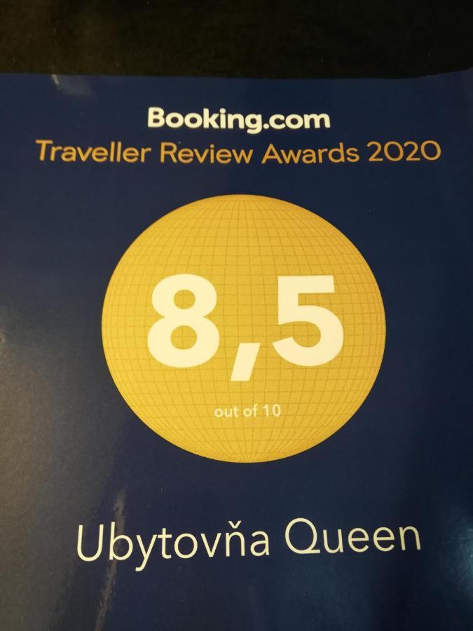 Ubytovanie Queen Novaky Esterno foto