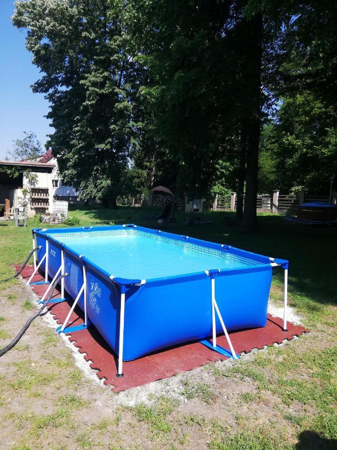 Ubytovanie Queen Novaky Esterno foto